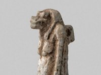 Aeg F 105  Aeg F 105, Gegend von Assuan, Spätzeit, Thoeris, Hellgrüne Fayence, H 3,1 cm, B 1,2 cm, T 1,7 cm : Bestandskatalog Ägypten, Museumsfoto: Claus Cordes
